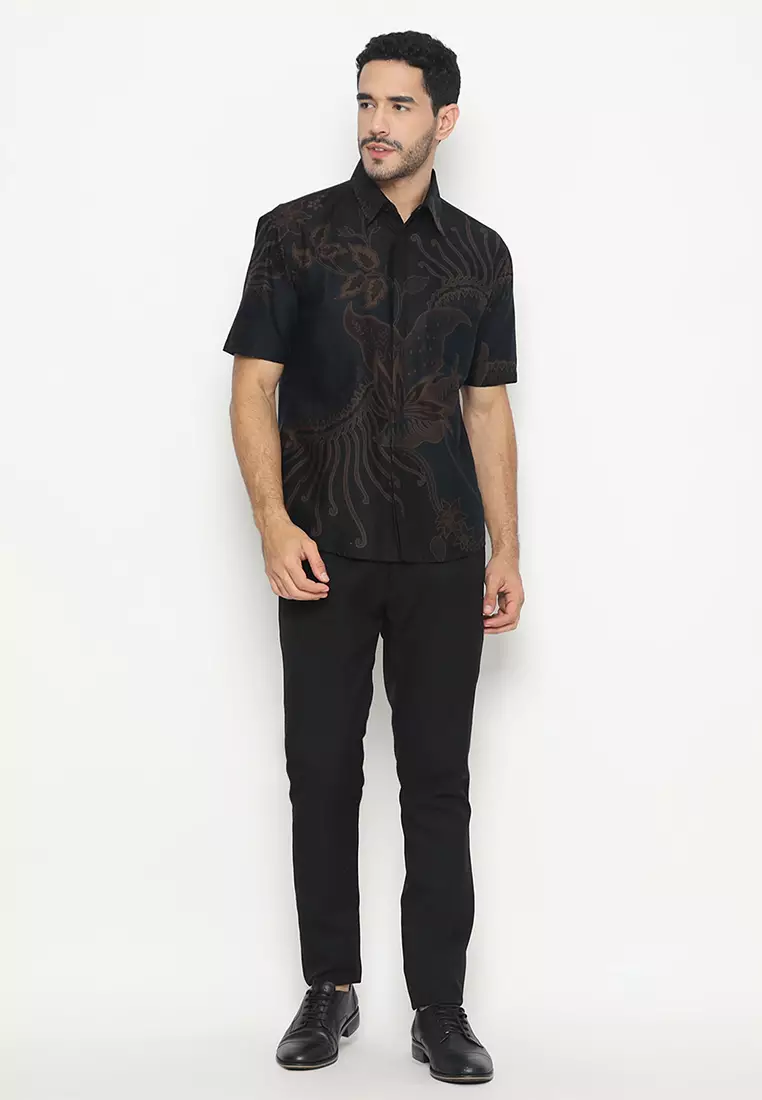 Kemeja Batik Pria Slimfit Senapati Lengan Pendek - Black