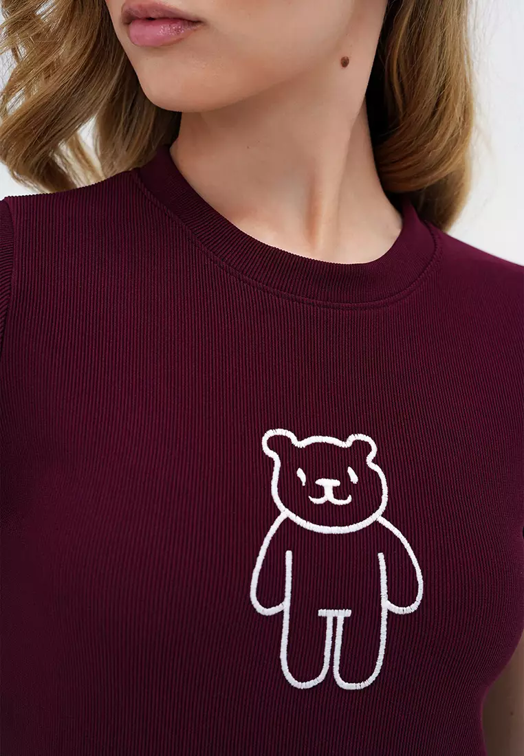 Women's Burgundy Crew Neck Teddy Bear Embroidered Ottoban Crop T-Shirt Alc-X13917