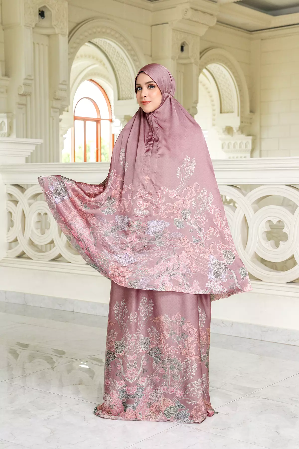 The Palace Prayer Robe - Beauté