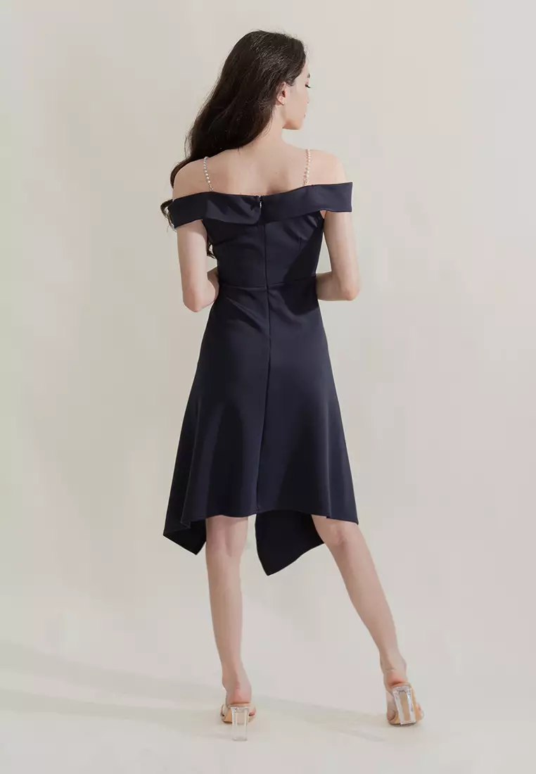 一字肩伞摆中长连衣裙