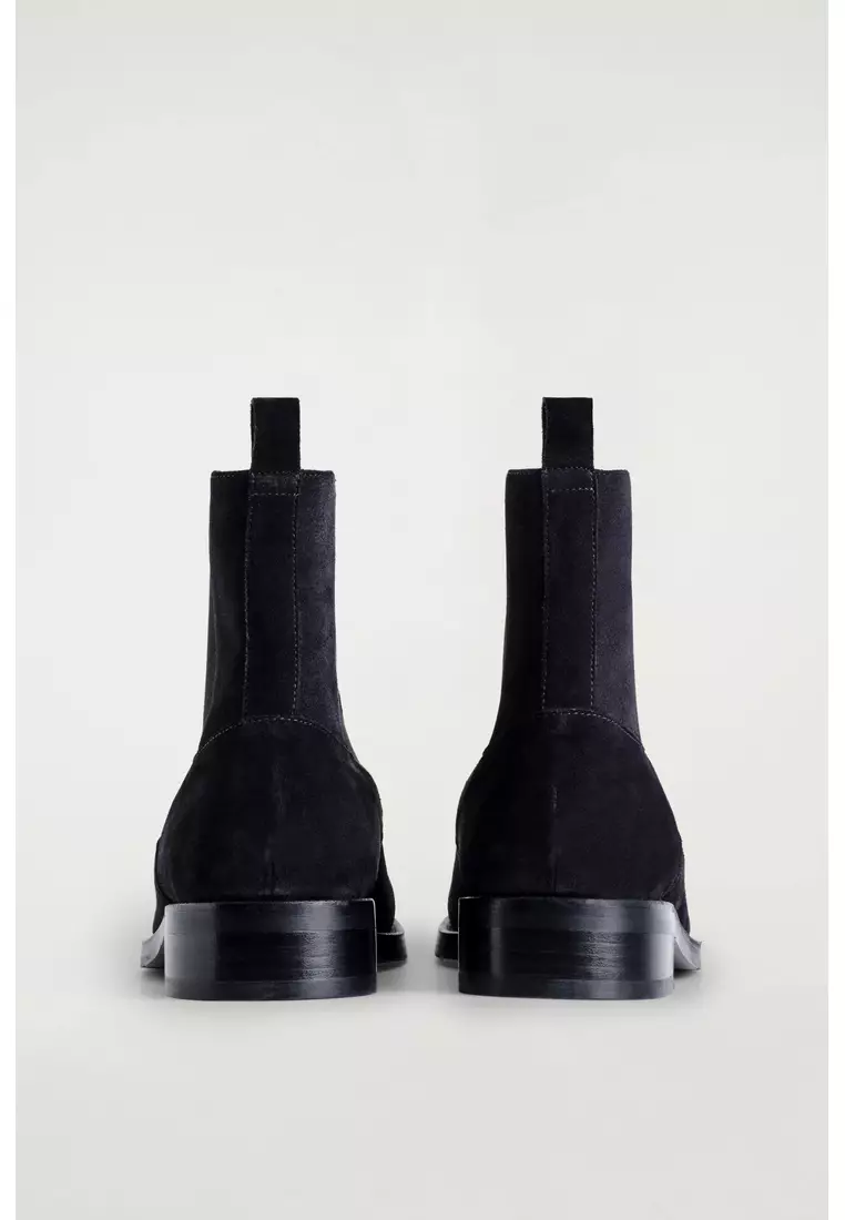 SQUARE-TOE LEATHER CHELSEA BOOTS