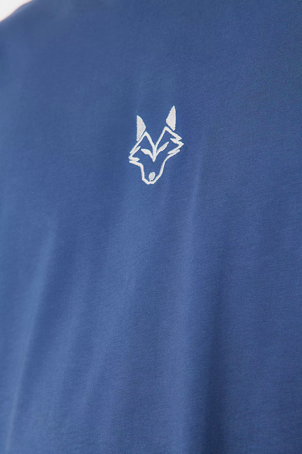 Wolf Embroidery T-Shirt