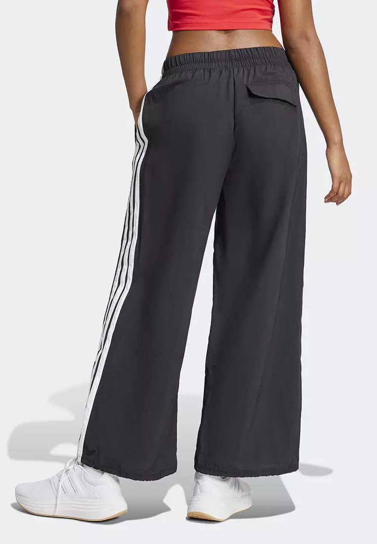 パンツ adidas - Essentials 3Stripes Lifestyle Woven Parachute Pants Essentials Small Logo Feel Cozy Open-Hem Pants | Premium Soccer