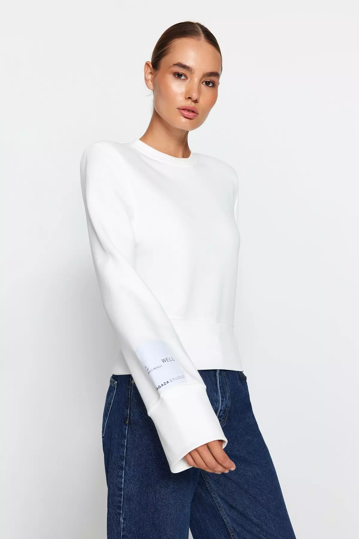 White full sleeve sweatshirt discount