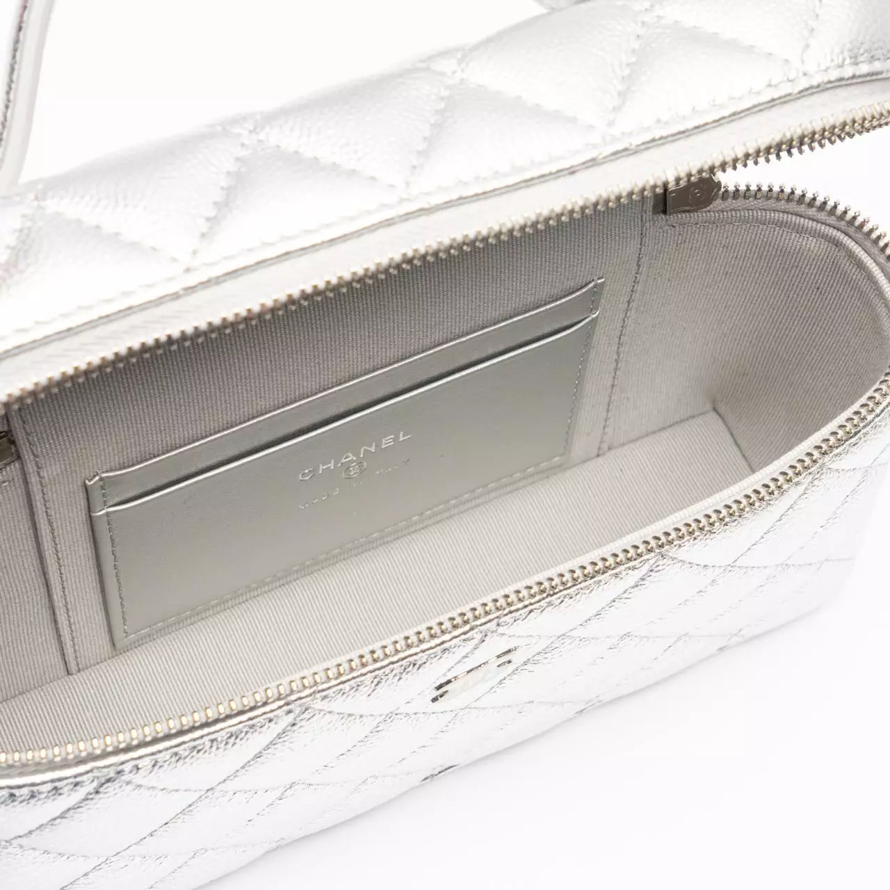 Vanity Clutch with Chain Caviar Silver Metallic Shw