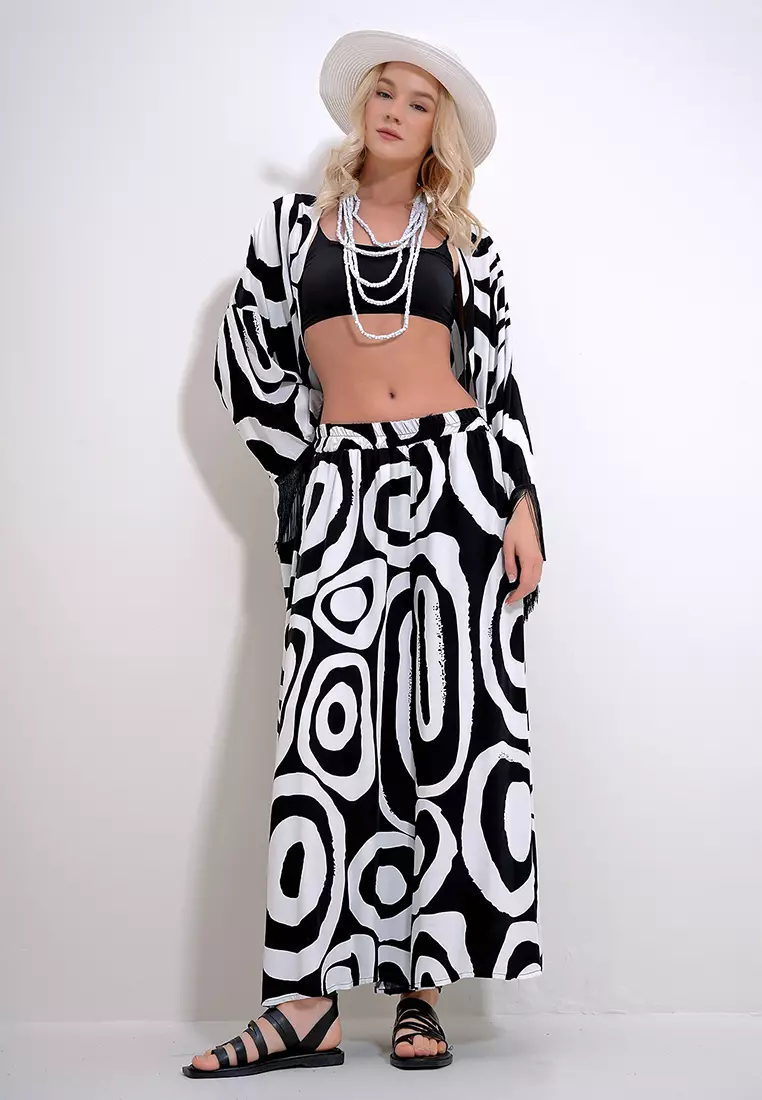 Wide Leg Pocket Trousers and Tassel Detailed Kimono Jacket Suit