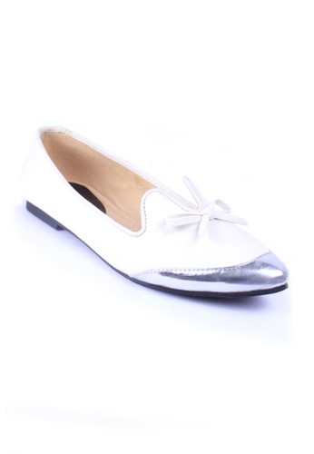 Freya White Flatshoes