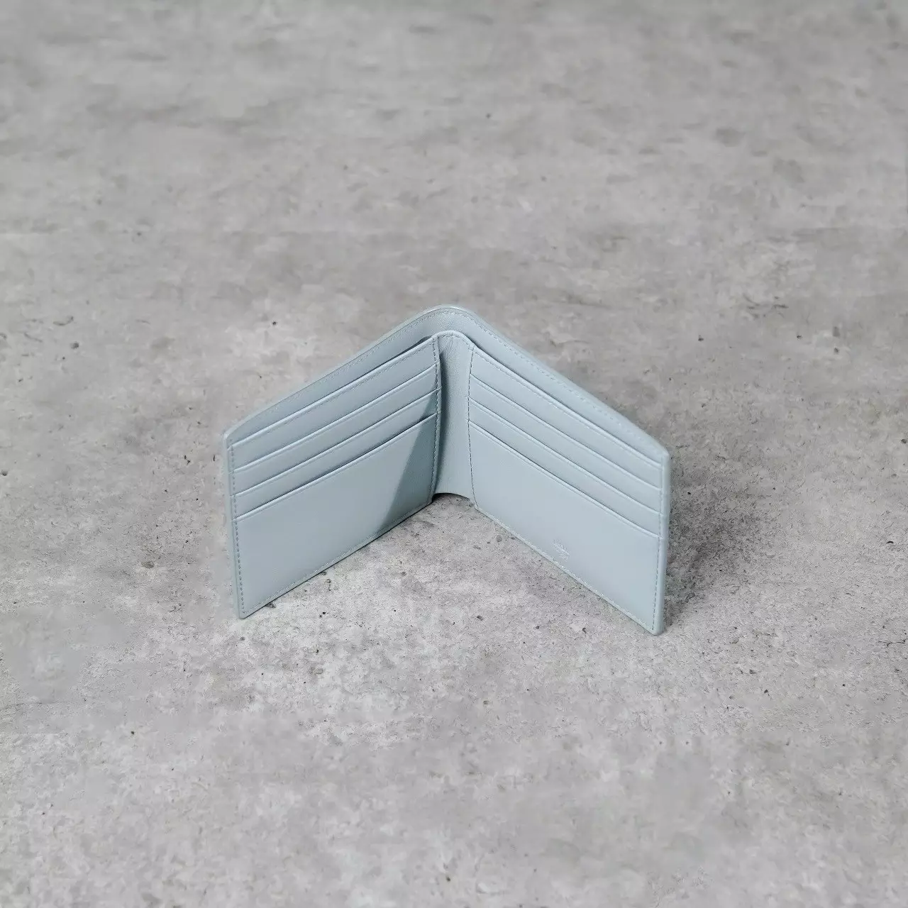 Dompet MCM VISETOS WHITE GREY WALLET  100% ORIGINAL