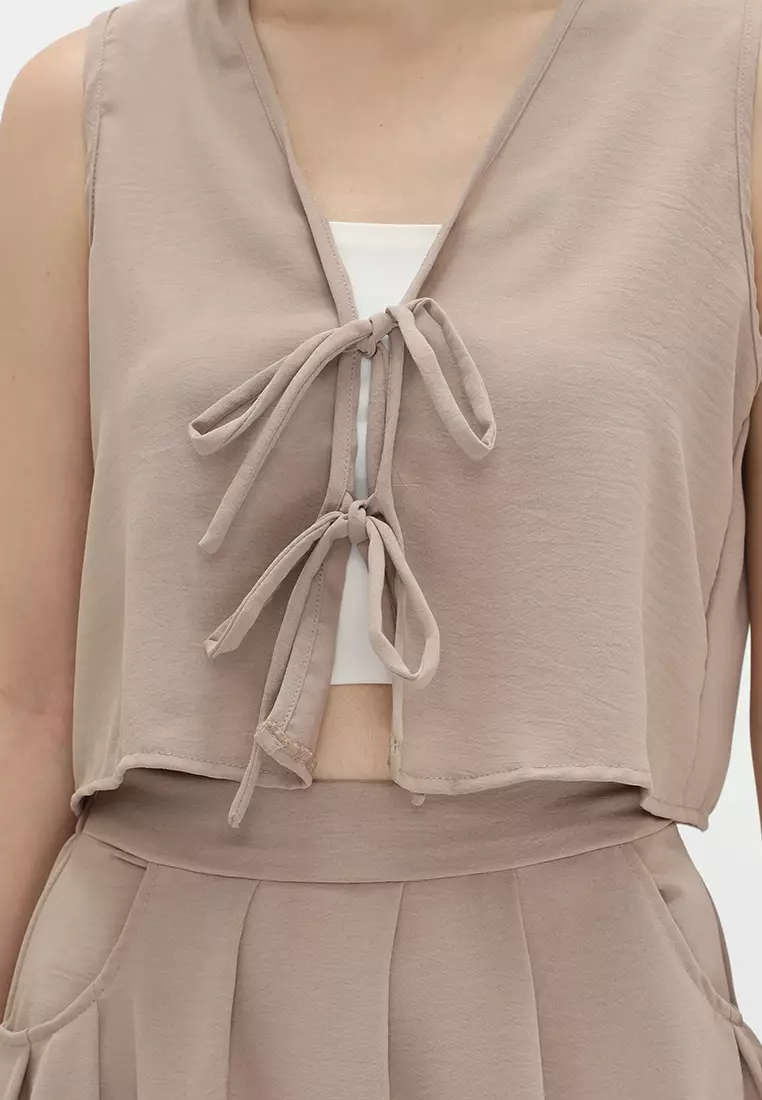 Mannequin Ties Vest Skirt Set