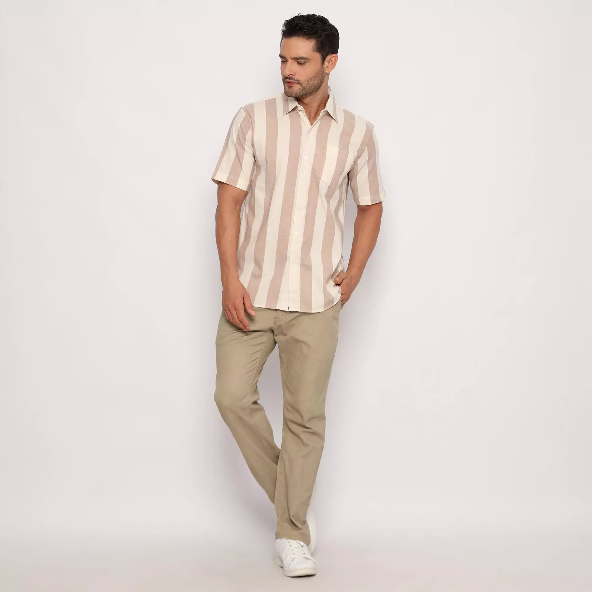 Platini Kemeja Motif Salur Pria Lengan Pendek Katun Oxford Coklat Muda 73337