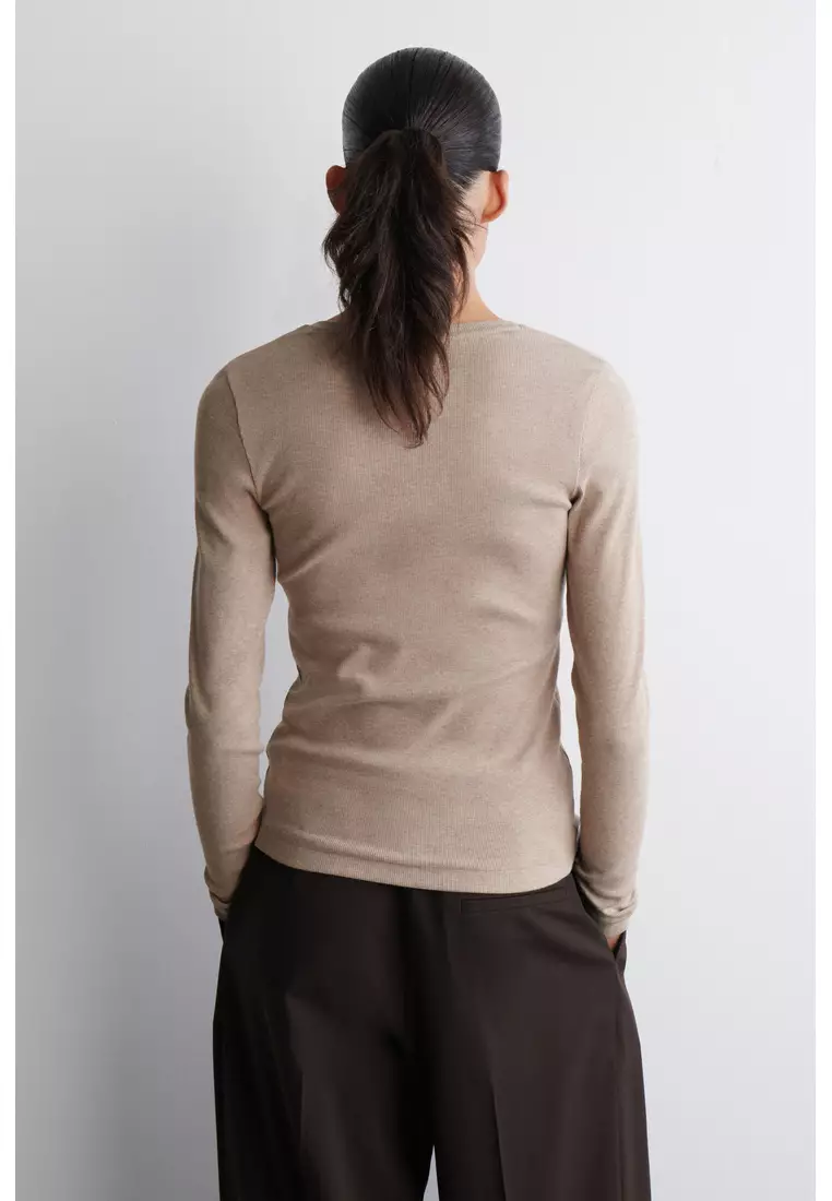 LONG-SLEEVED HENLEY TOP