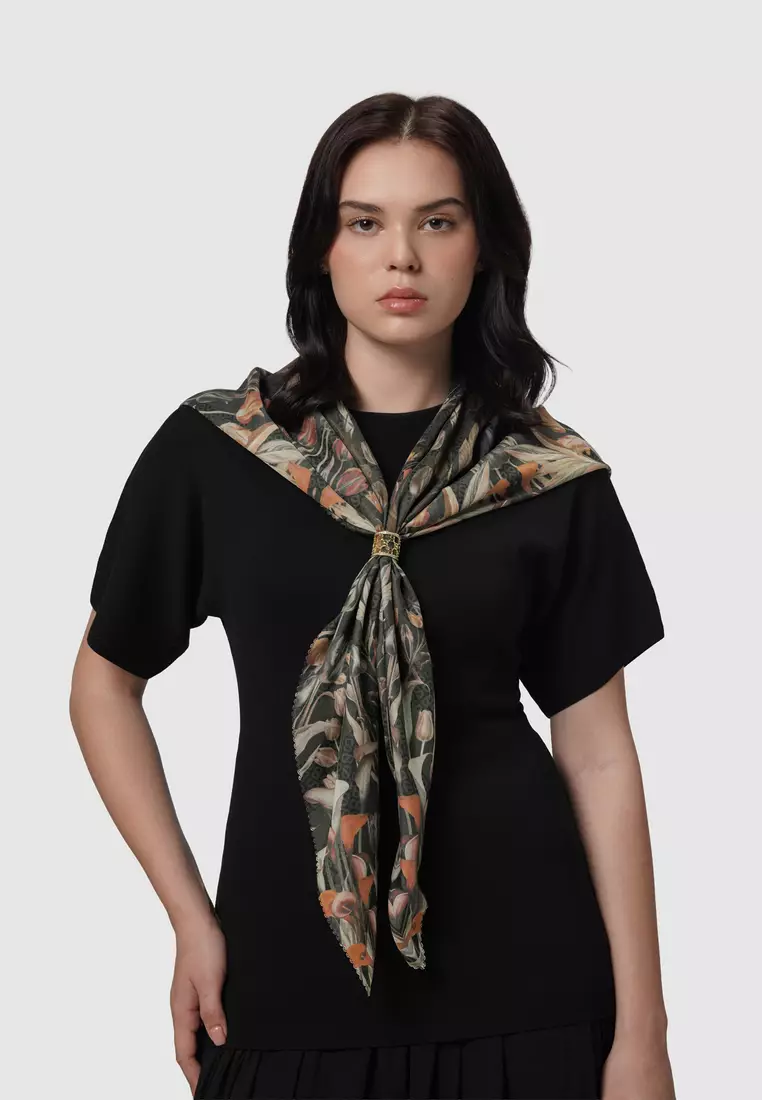 Tulip Voile Square - Crow
