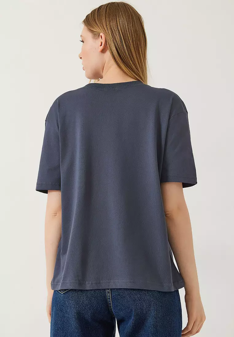 Women's Decorative Stitched Crew Neck T-Shirt 60602001