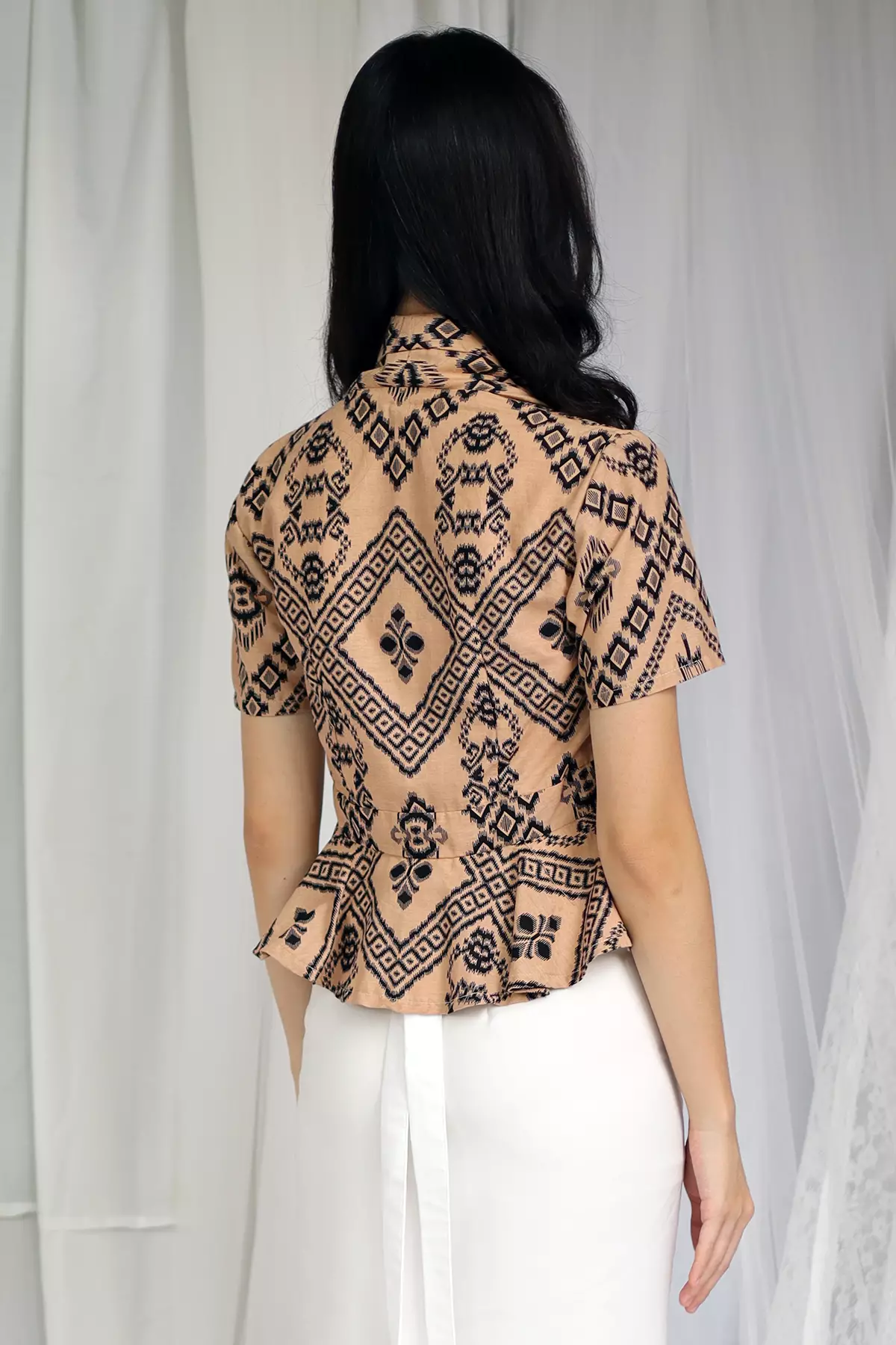 Kuncup Ikat Beige Kebaya Batik