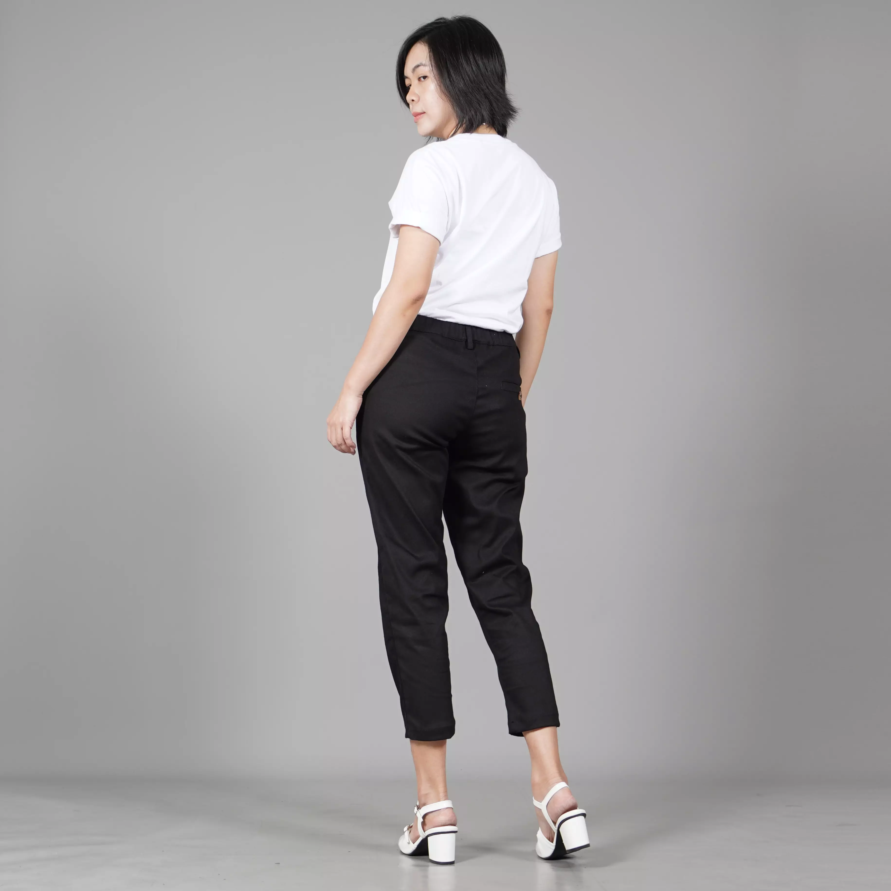 AURORA Celana Hitam Wanita Celana Chino 3/4 Chino Pants Wanita - HITAM