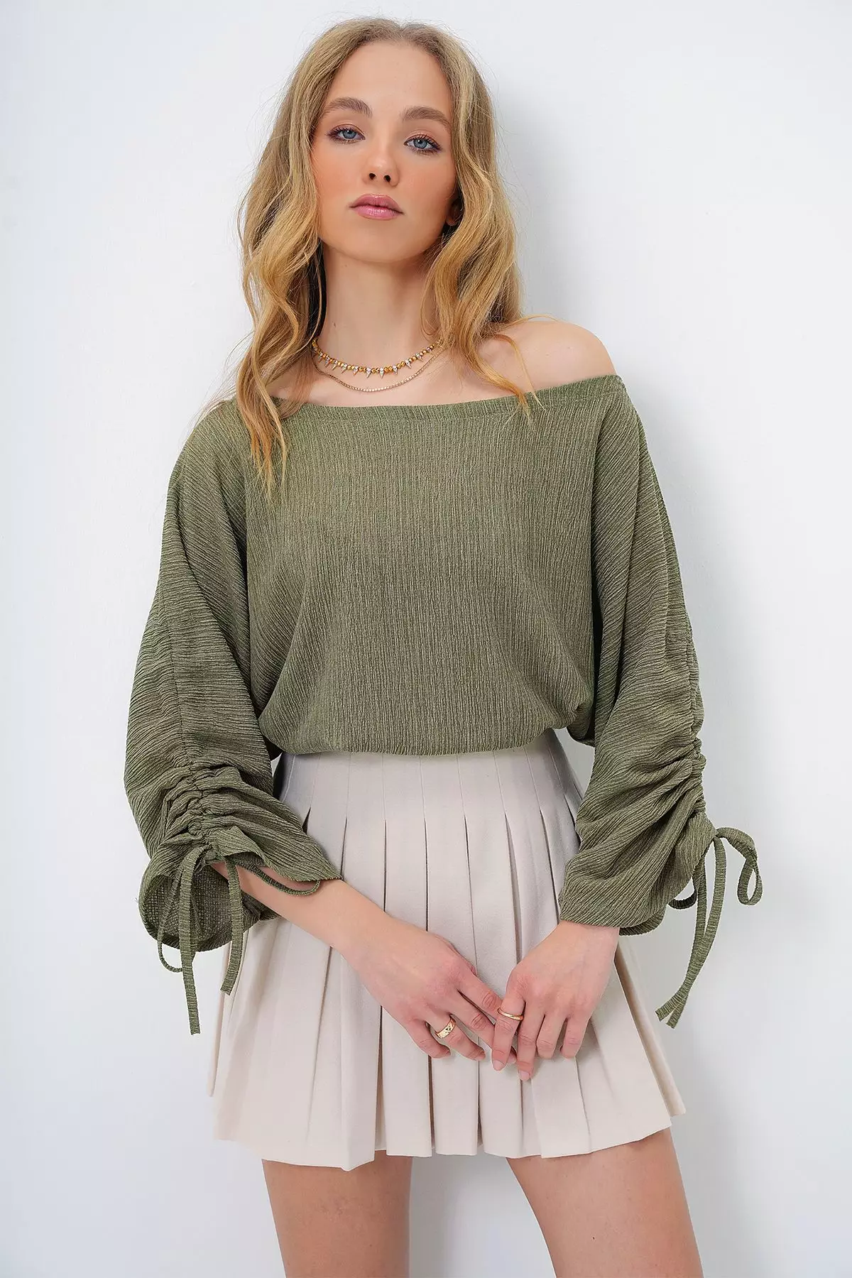 Women's Green Boat Neck Sleeves Gathered And Tied Detailed Knitted Crepe Blouse Alc-X13414