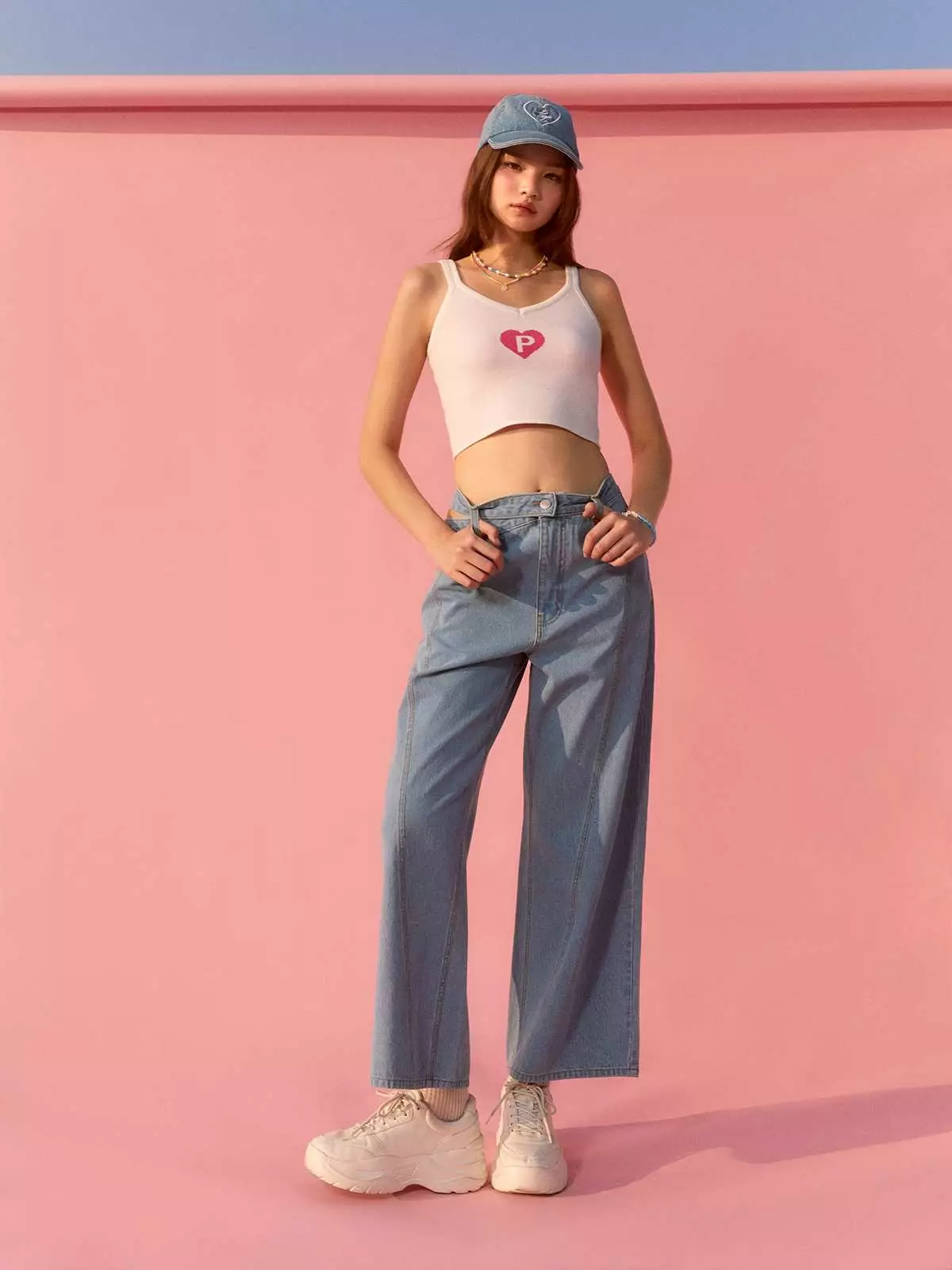 Pomelo - Celana Wanita - Light Washed Wide Leg Jeans with Cut-Out Detail - Blue