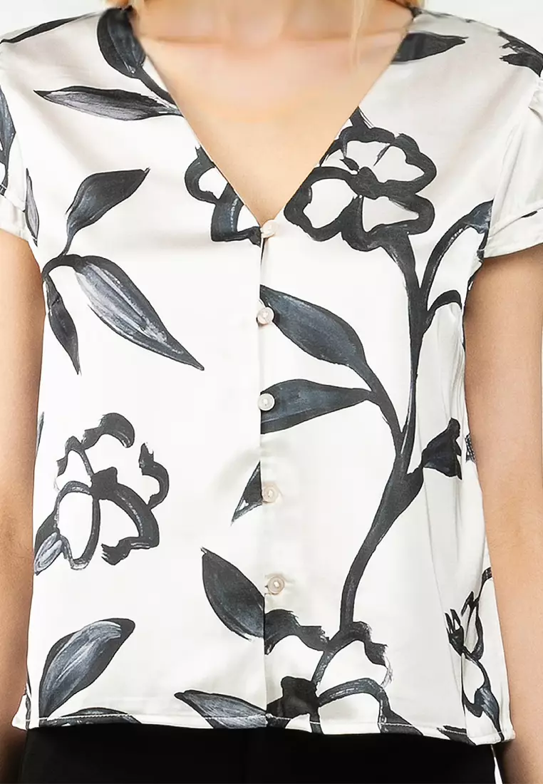 Rubie Short Sleeve V-Neck Short Shirt