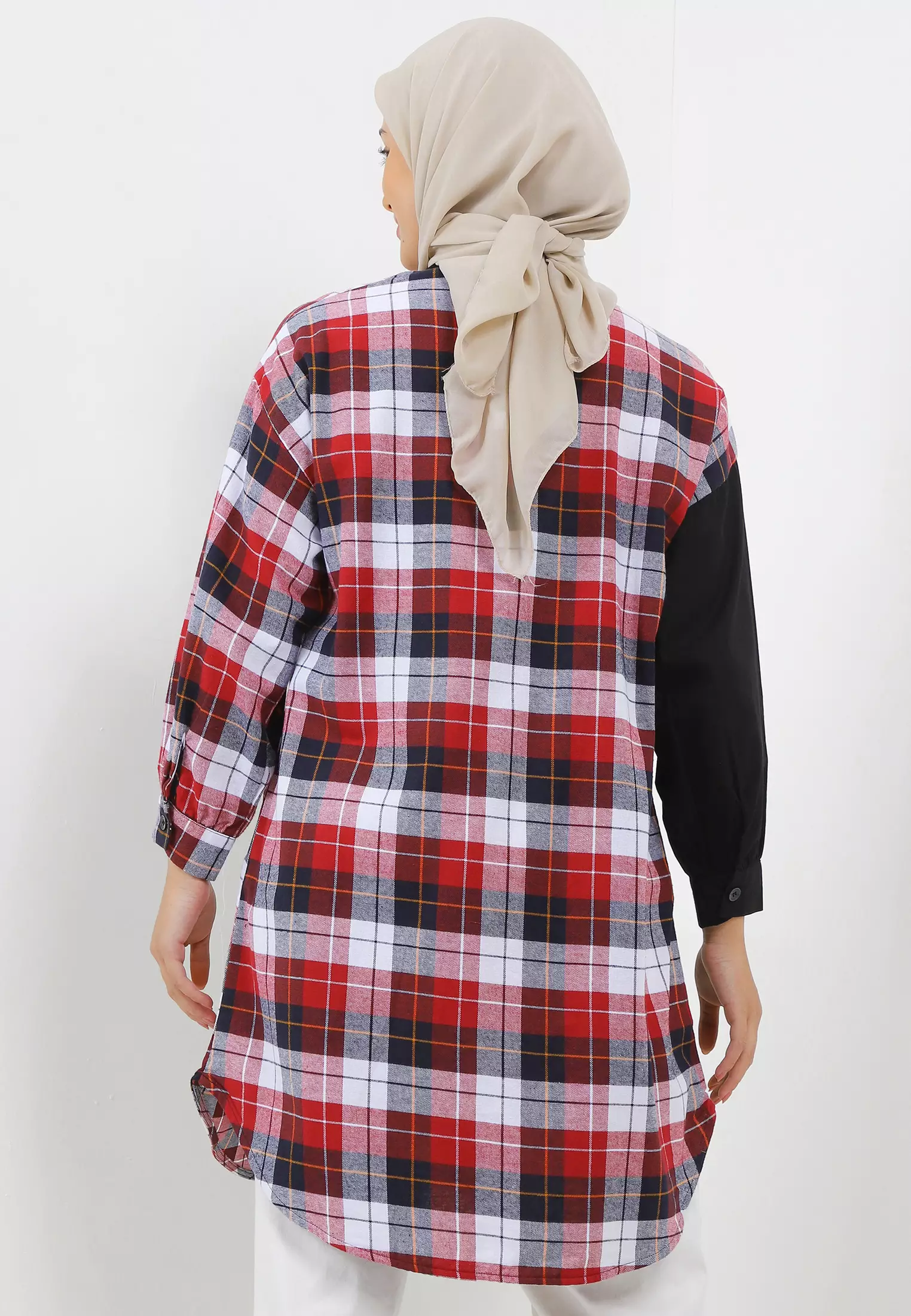 MFMW Zefayan Tunik Hitam Motif Kotak Merah