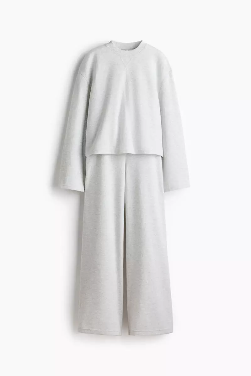 2-piece jersey top and trousers set