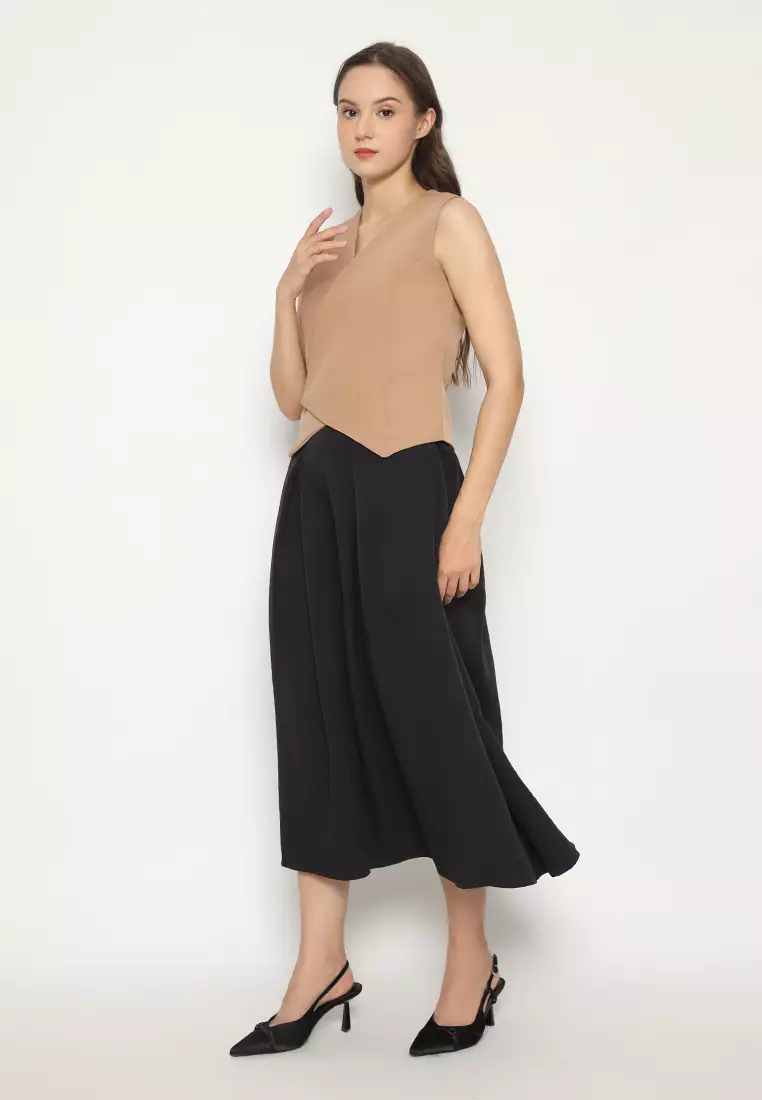 Mannequin Overlap Vest