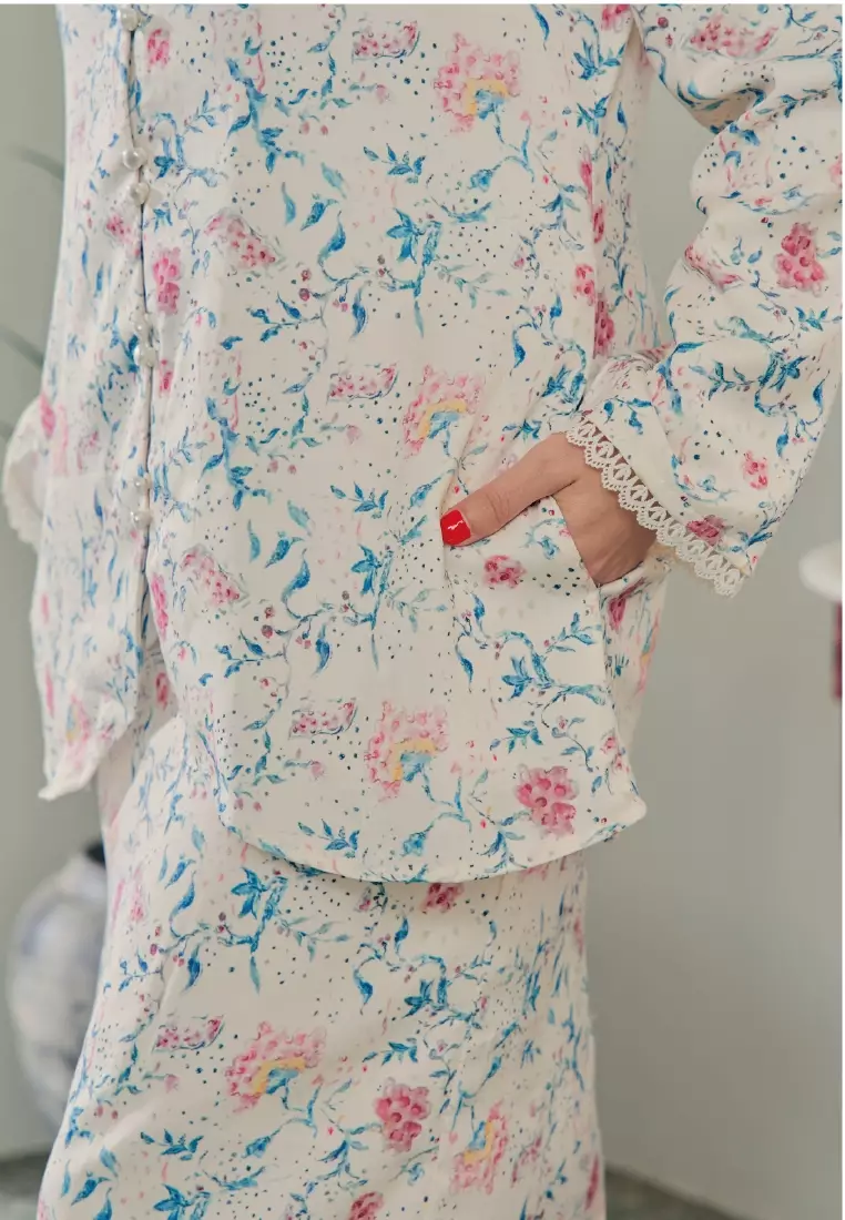 KURUNG KEMBOJA SET in Krim White