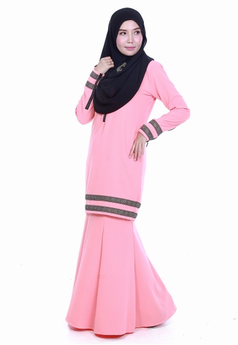 Buy Farosa Kurung Cassandra Peach from Farosa in Pink and Orange at Zalora