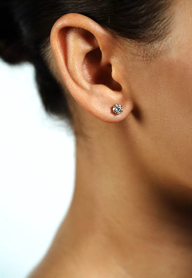 0.8ct TDW Round Lab Grown Diamond Prong Ear Studs in 18K Yellow Gold D/E-VVS/VS