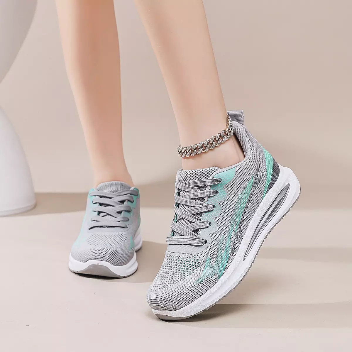 Sepatu Kasual Nyaman Kekinian – Gaya Korea, Empuk & Stylish