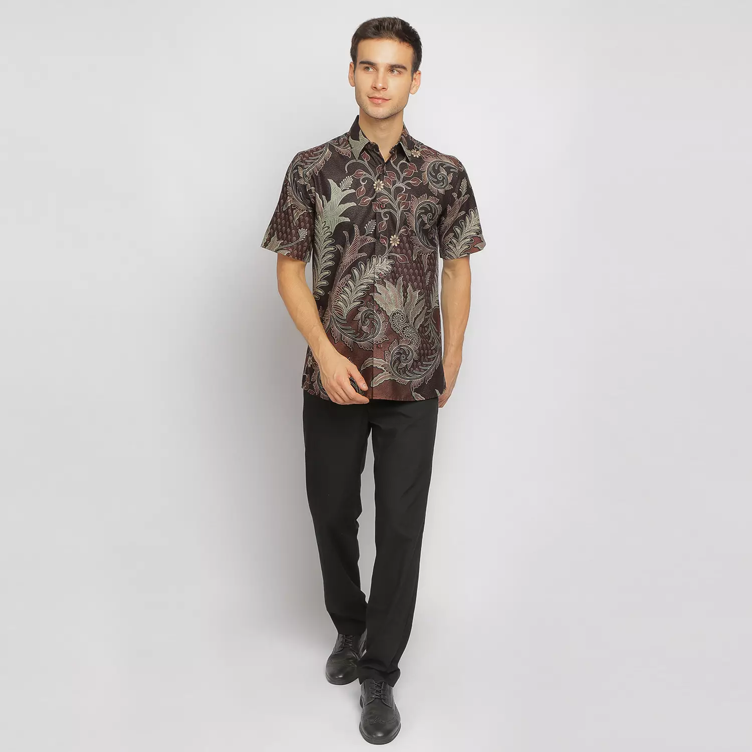 Slimfit Kiran Brown Kemeja Batik Pria Lengan Pendek