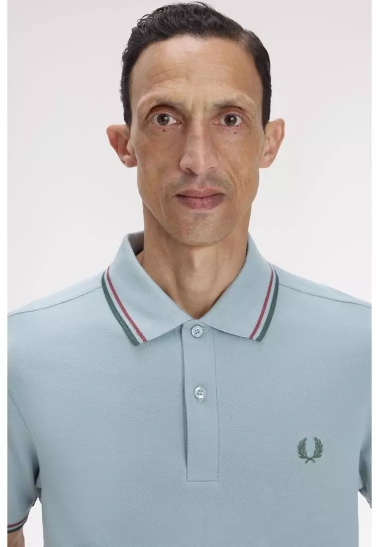 Fred Perry M3600 Twin Tipped Fred Perry Shirt (Stockport Blue / Oxblood / Grassroots)