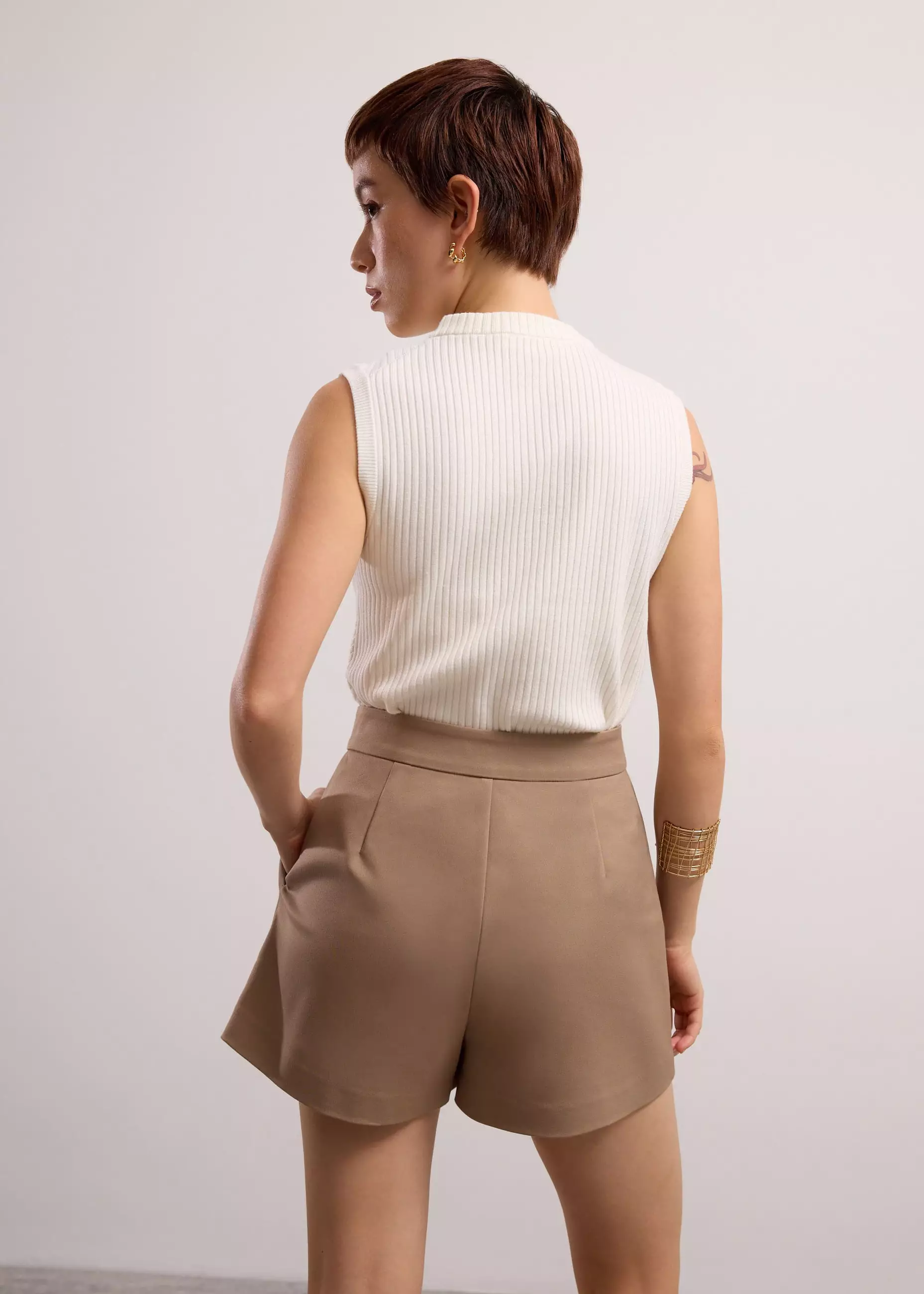 Celana Pendek Wanita -  Willow Classic Tailored Shorts