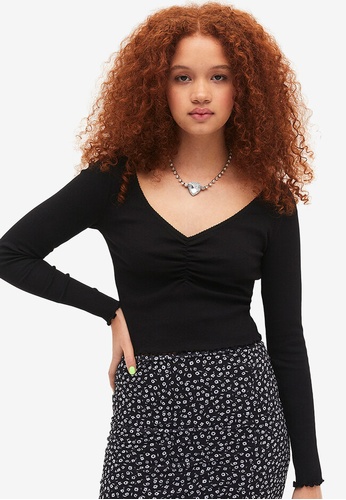 Buy Monki Long Sleeves Lettuce Hem Cropped Top 2023 Online | ZALORA  Singapore