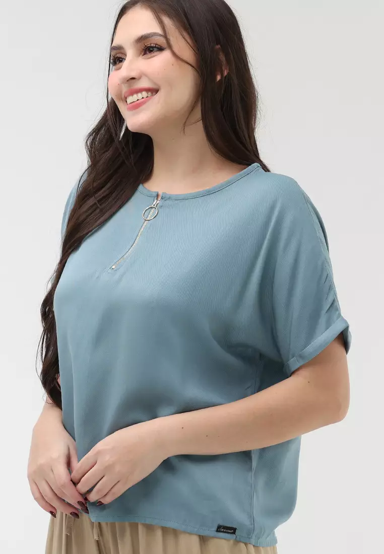 Single Twill Woven Short Sleeves Blouse