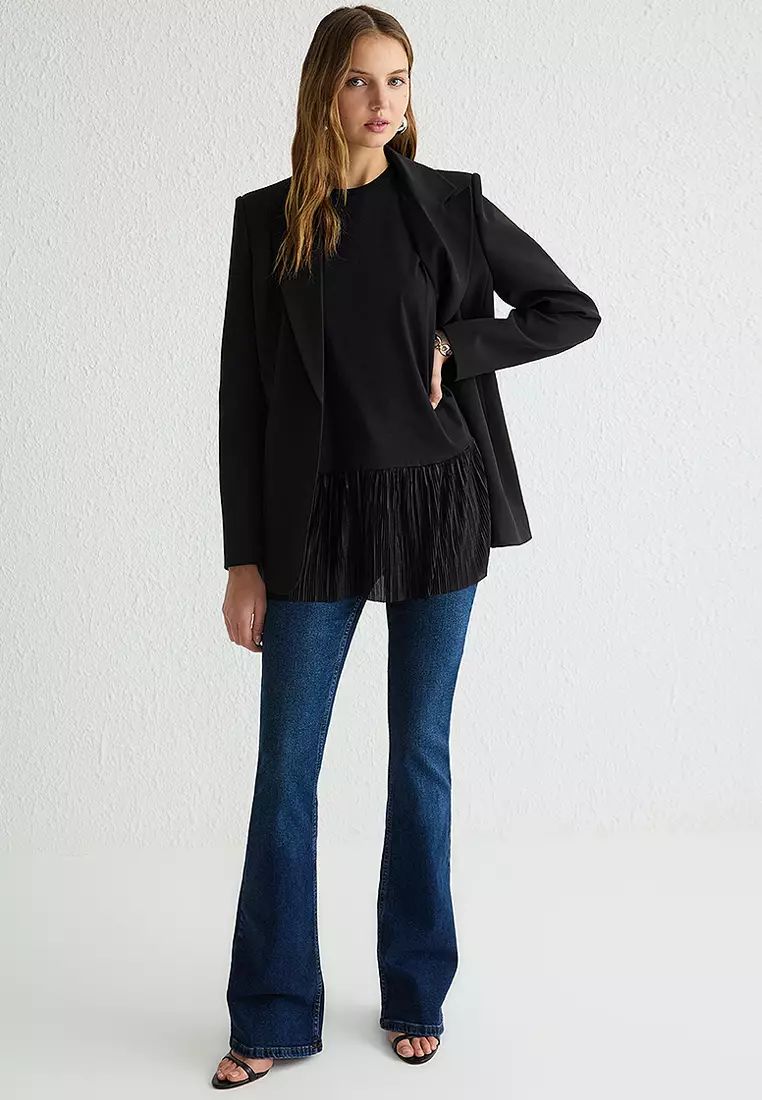 Pleat Detail Sleeveless Knitted Top