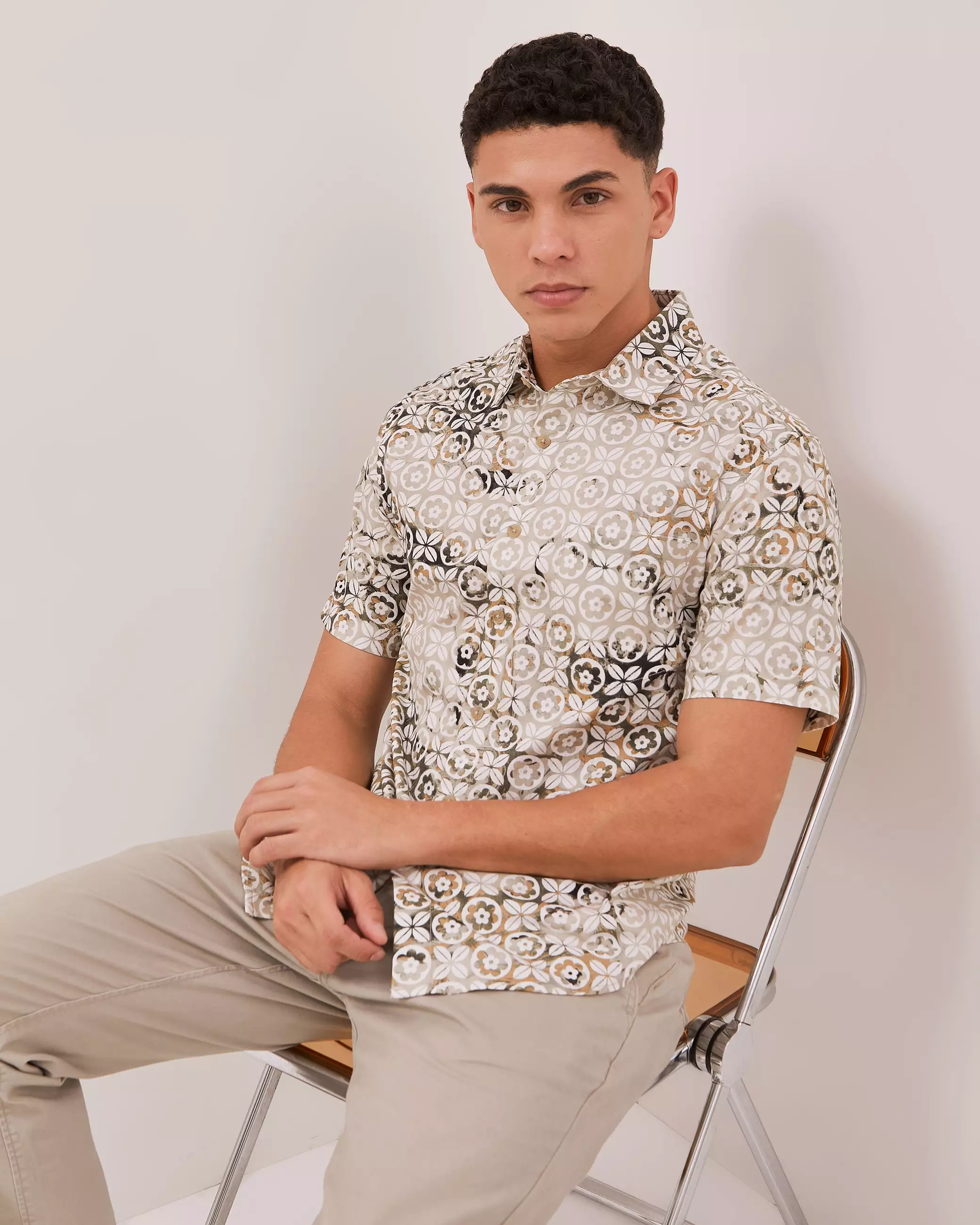 AMK Kemeja Motif Pria Lengan Pendek SHP Lamar Ss Brown