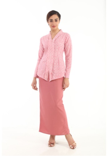 Kebaya Midi Batik Moden from Amar Amran in Pink