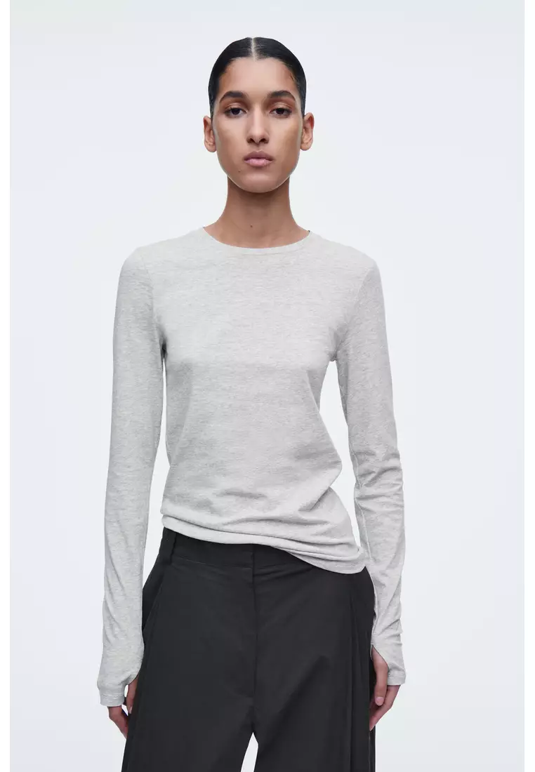 SLIM LIGHTWEIGHT LONG-SLEEVED TOP
