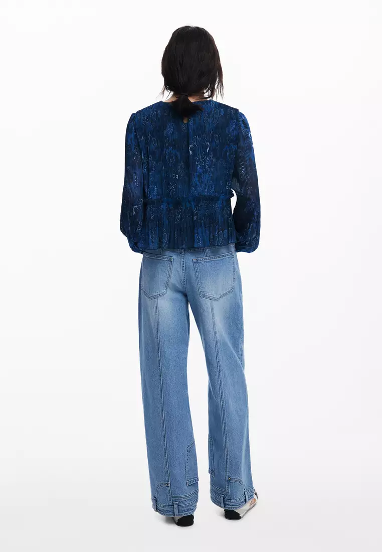 Long-sleeve pleated blouse