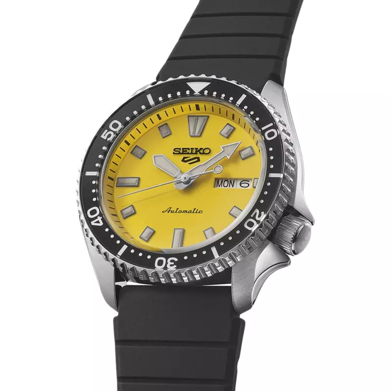Jam Tangan Pria Seiko 5 Sports SRPL87K1 SKX Series Automatic Redux in Ki-iro Yellow Dial Black Silicone Strap