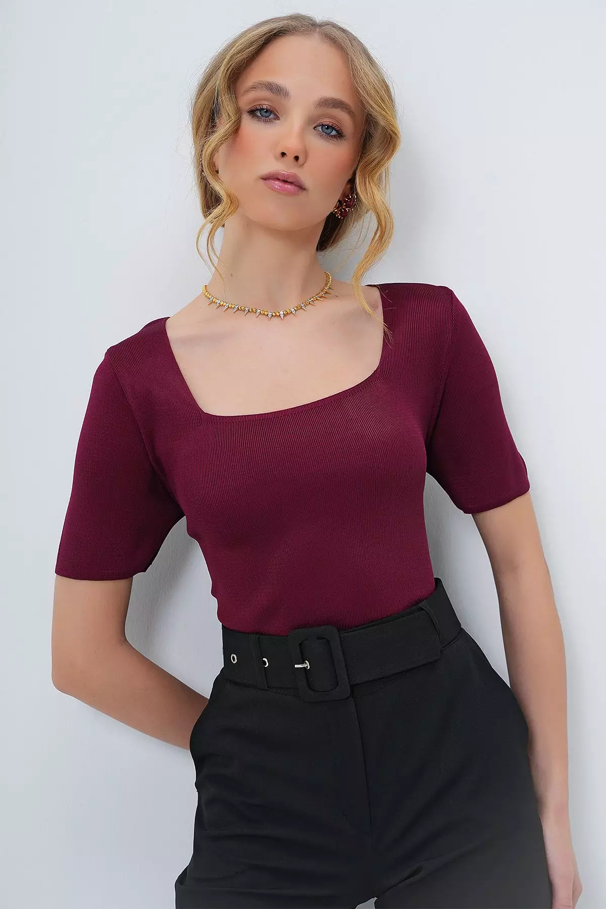 Women's Burgundy Square Neck Short Sleeve Seasonal Knitwear Blouse