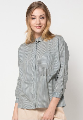 Stripe shirt with lips pin in NAVY