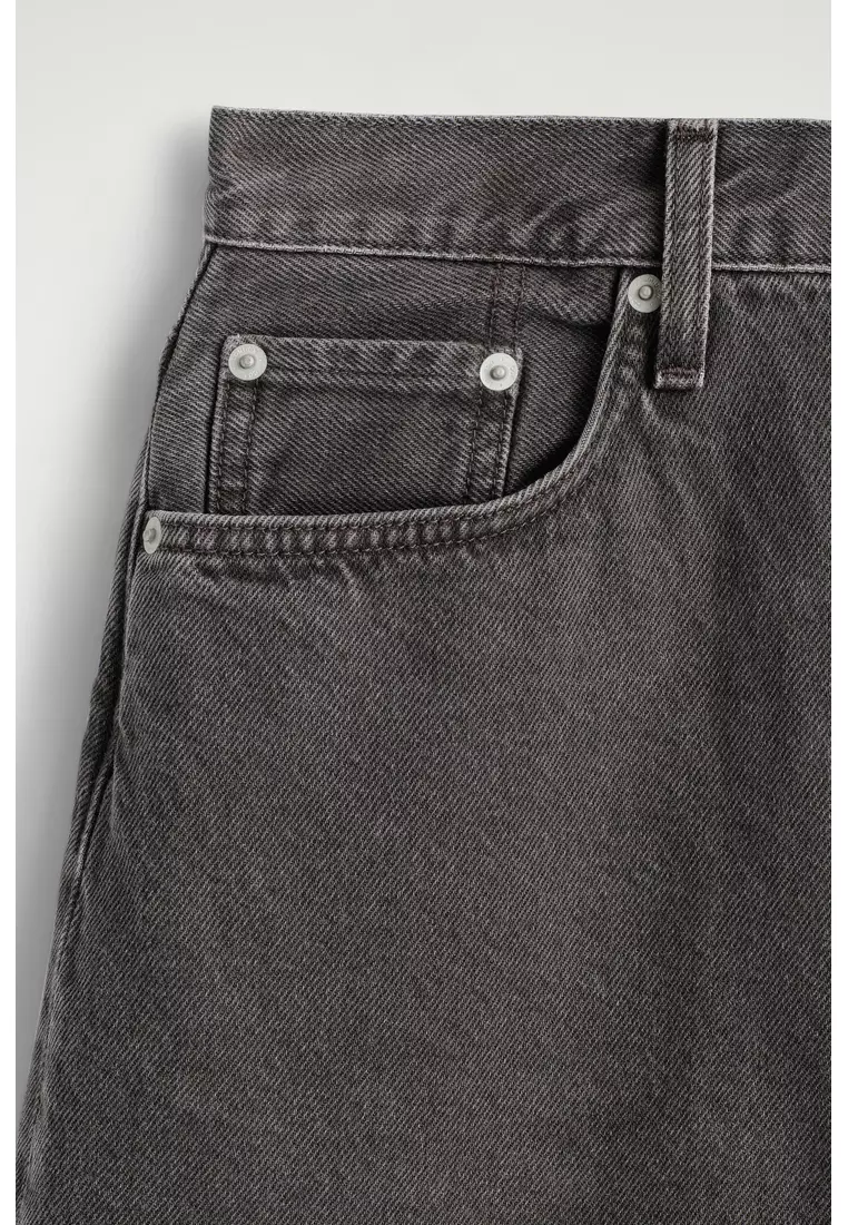 KNEE-LENGTH DENIM SHORTS