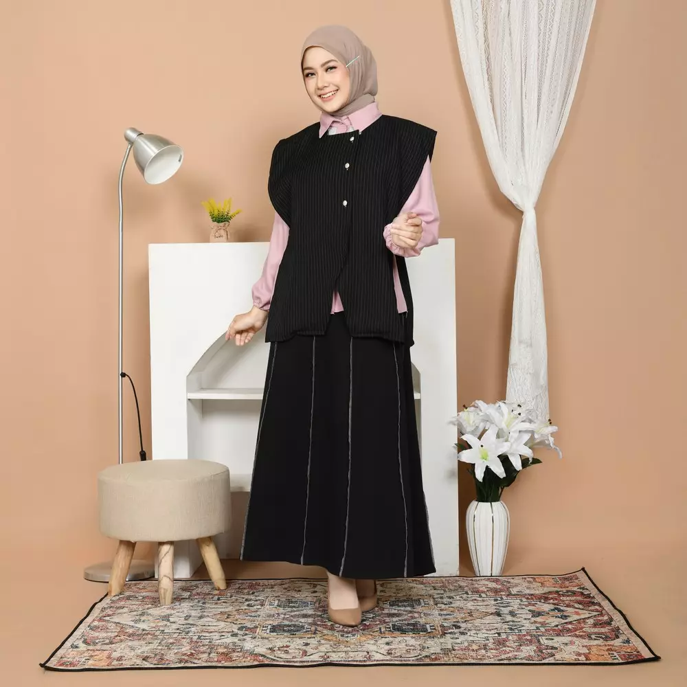 Devara Vest - Black M19549 R87S4