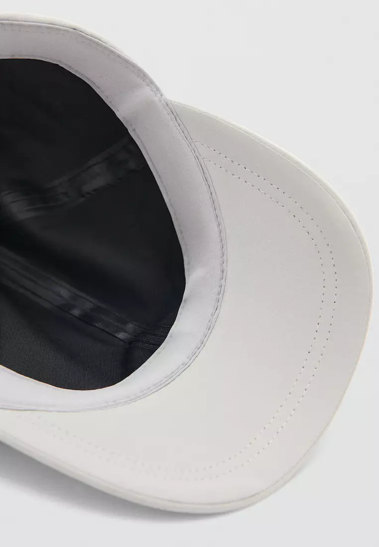 Water-Repellent Cap With Coolmax® Technology