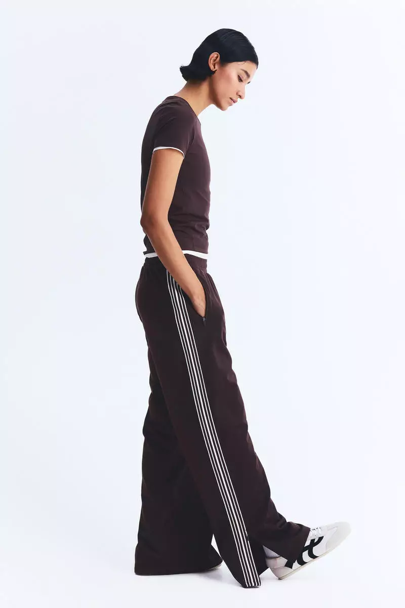 Sports top with DryMove™