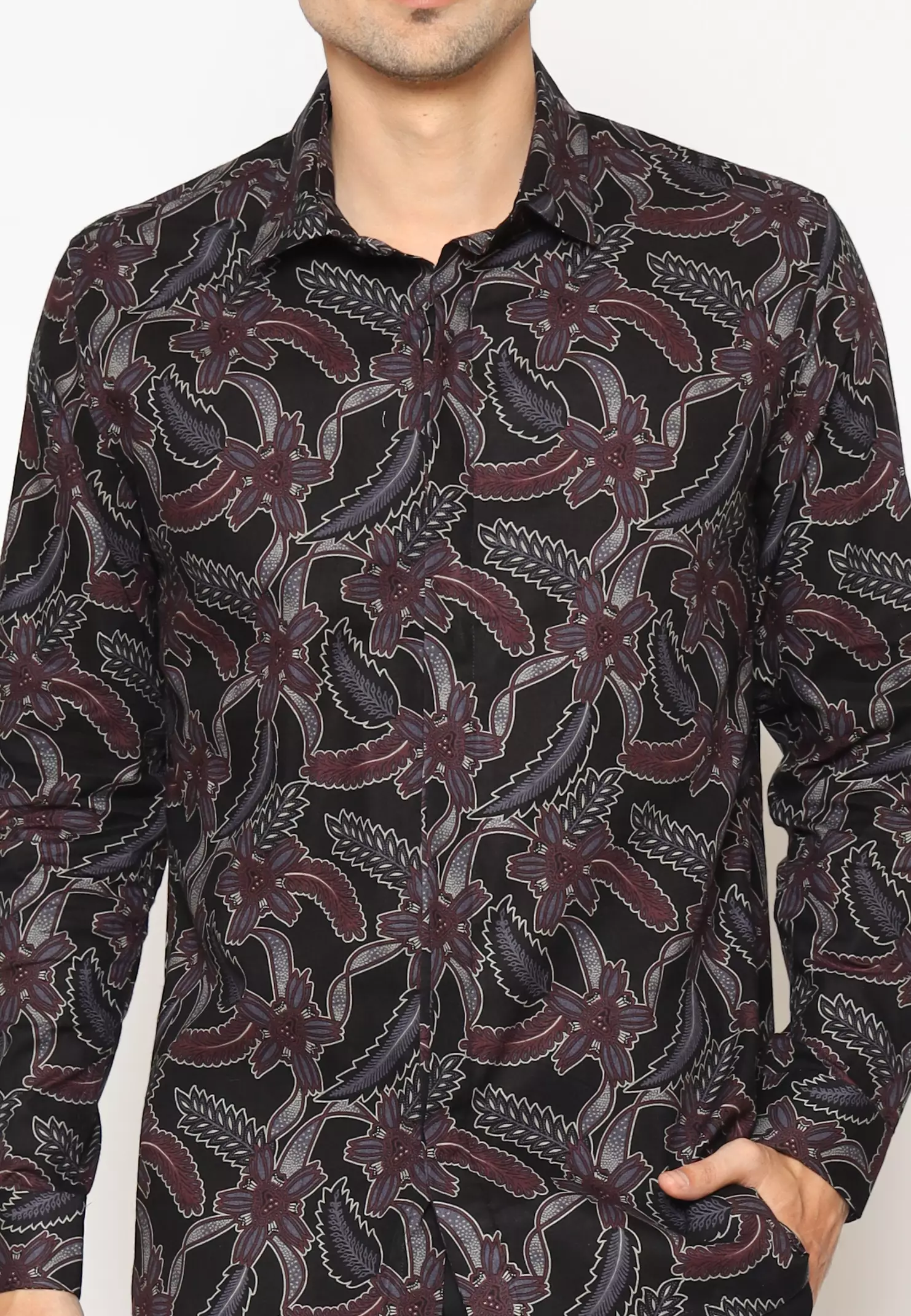 MAGINOT AKSANA BLACK Batik Slim Fit Lengan Panjang