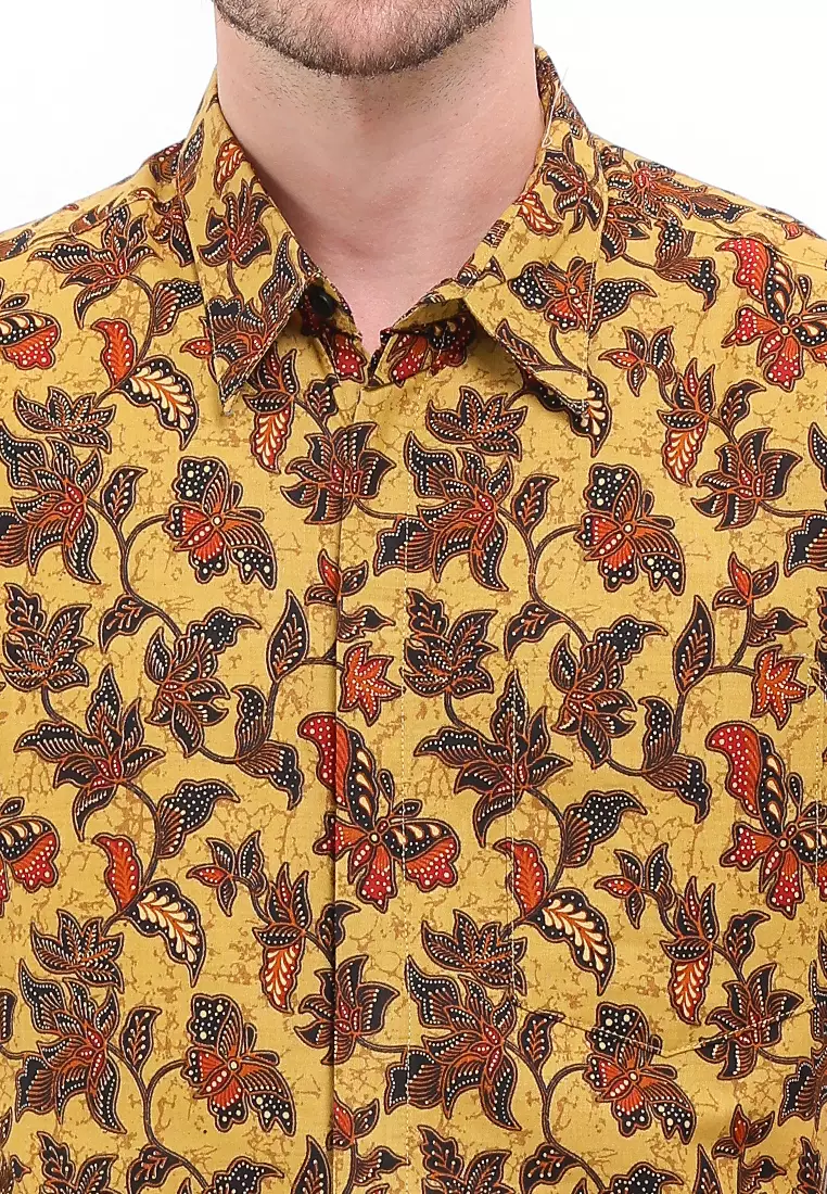 Hem Body Fit Batik Kupu-Kupu