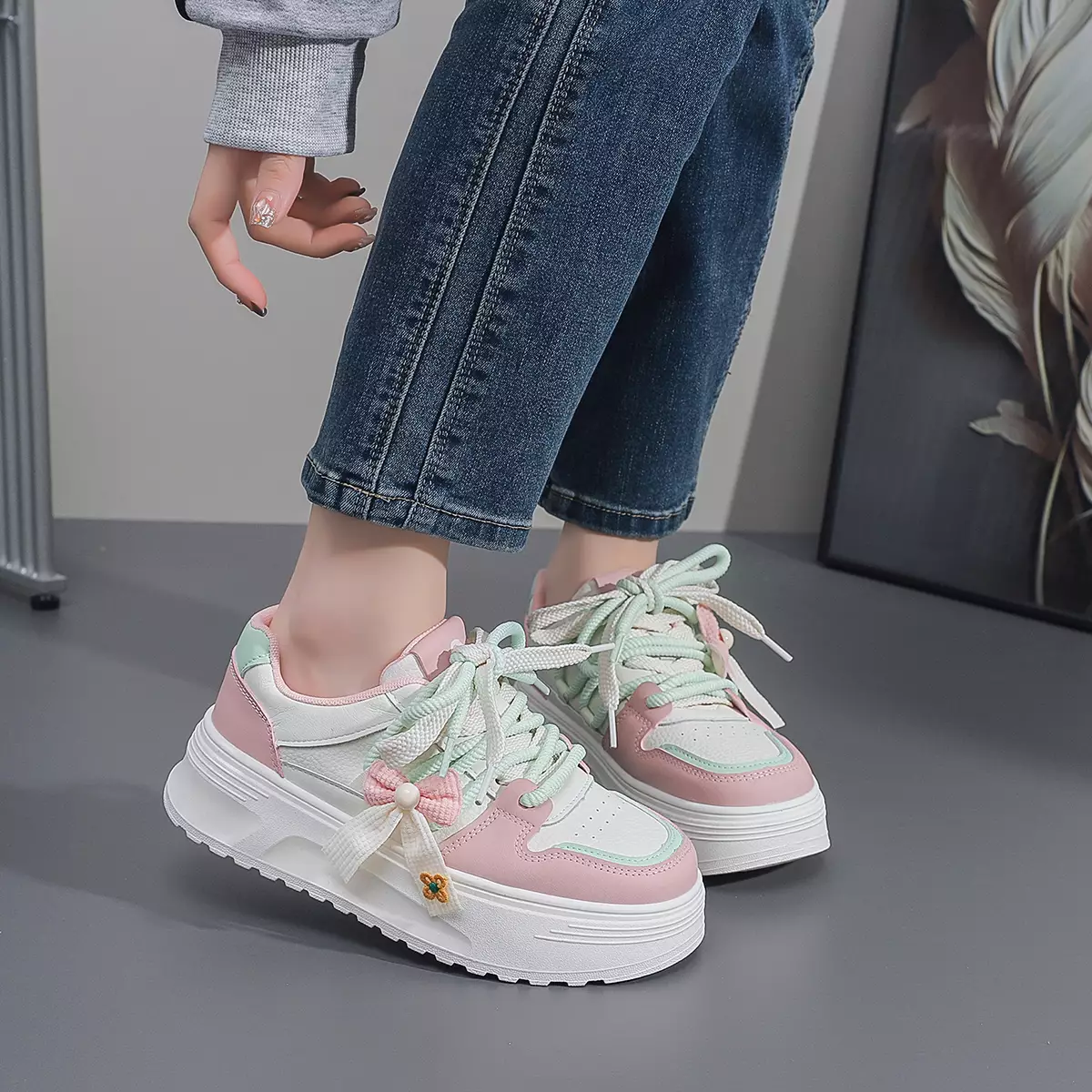 Sepatu Wanita Kasual Bertali Motif Lucu Sneakers Cewek Q551