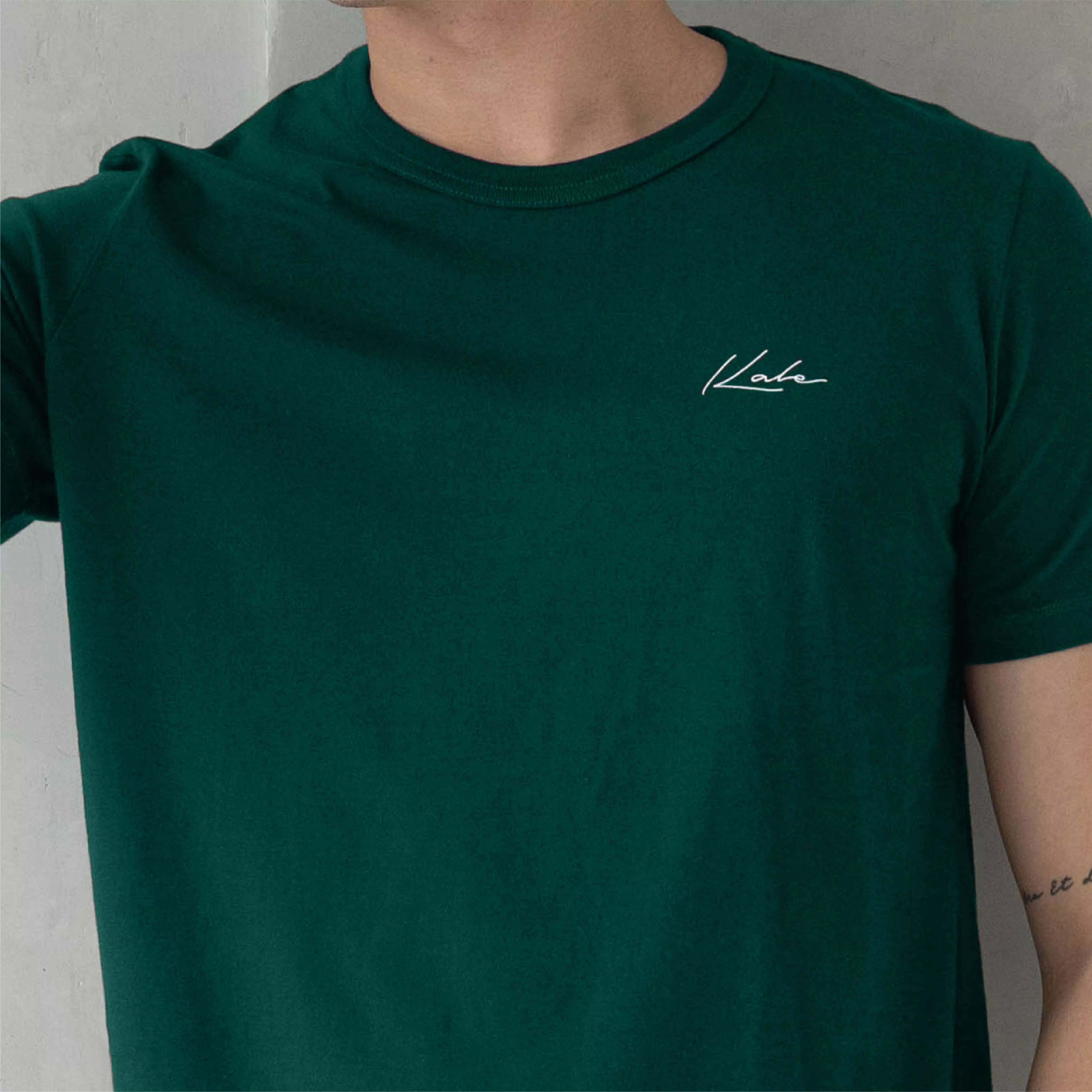 Kale Axelo Bottle Green / Kaos Lengan Pendek Pria / Kaos Unisex